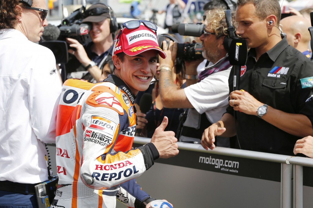 En l'absence des ténors, Marc Marquez s'impose en mettre et part du Sachsenring en leader du championnat du monde. (Photo : Honda Repsol).