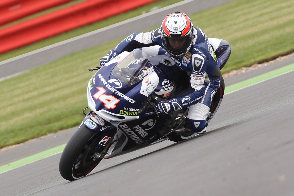 Randy DePuniet durant la course MotoGP lors du GP de Grande Bretagne en 2012 (Photo : belrayracing.com)