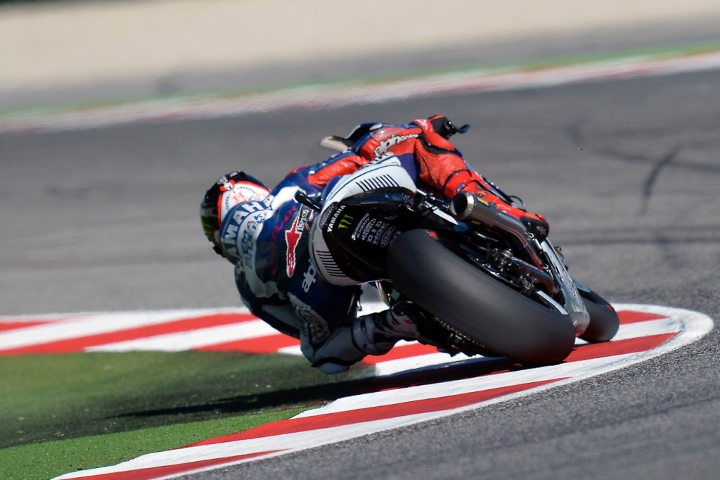 La simulation de course de Jorge Lorenzo hier aura porté ses fruits : 1.2 secondes d'avance dès le premier tour. Il s'impose en patron à Misano. (Photo : Yamaha MotoGP).