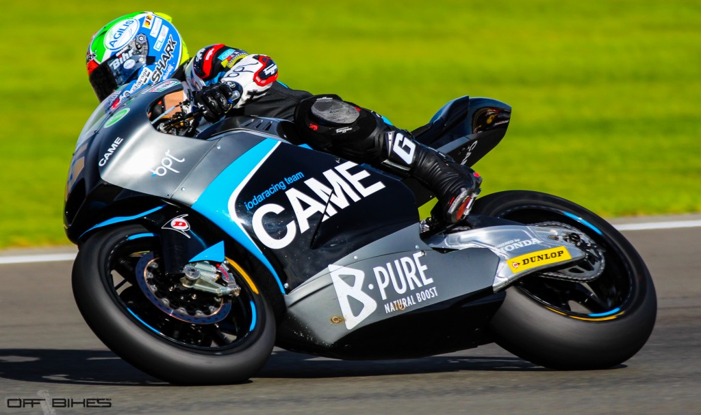 Johann Zarco s'offre son dernier podium avec son départ pour l'aventure Caterham Racing. (Photo : Thomas/OffBikes).