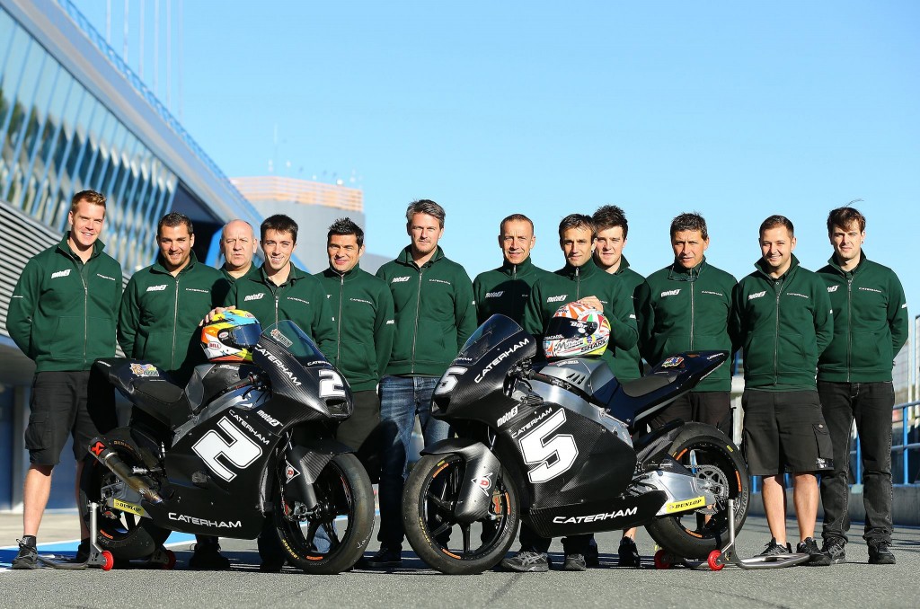 L'équipe Caterham Moto2 (Suter) au complet composée de Josh Herrin, Johann Zarco, Johan Stigefelt (Team Manager) et Laurent Fellon. (Photo : Caterham Moto2)