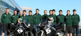 L'équipe Caterham Moto2 (Suter) au complet composée de Josh Herrin, Johann Zarco, Johan Stigefelt (Team Manager) et Laurent Fellon. (Photo : Caterham Moto2)