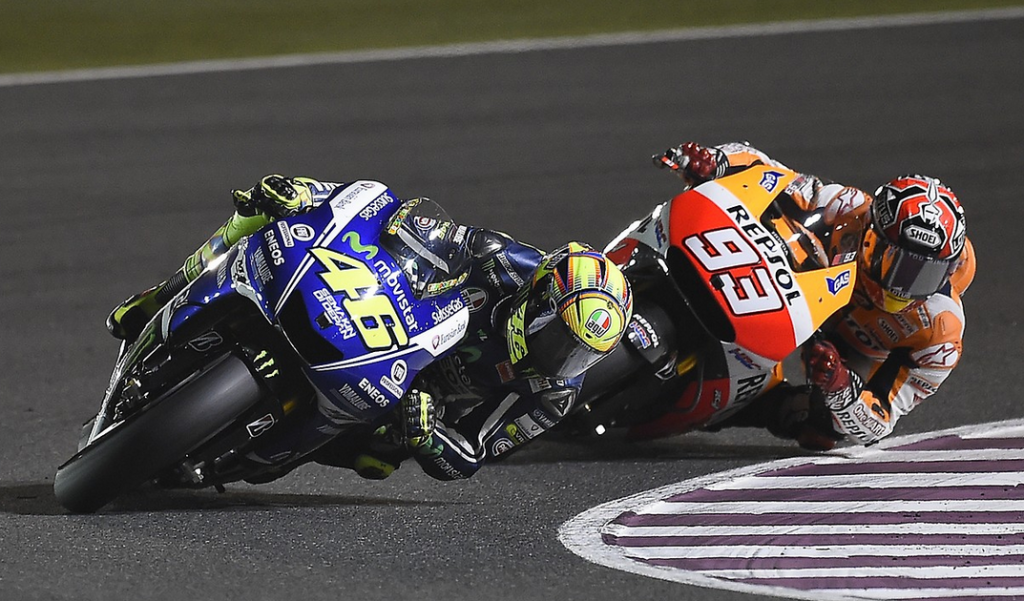 La passe d'armes entre Valentino Rossi et Marc Marquez, l'image de ce dimanche de course. (Photo : Yamaha MotoGP)