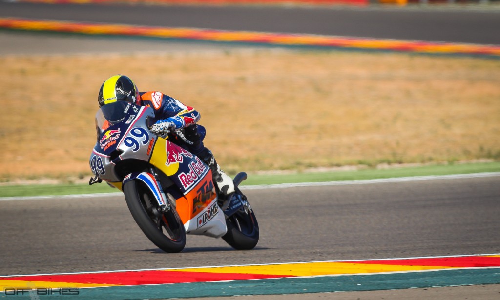 Vers de nouveaux objectifs  en Red Bull MotoGP Rookies Cup pour Enzo Boulom en 2015. 