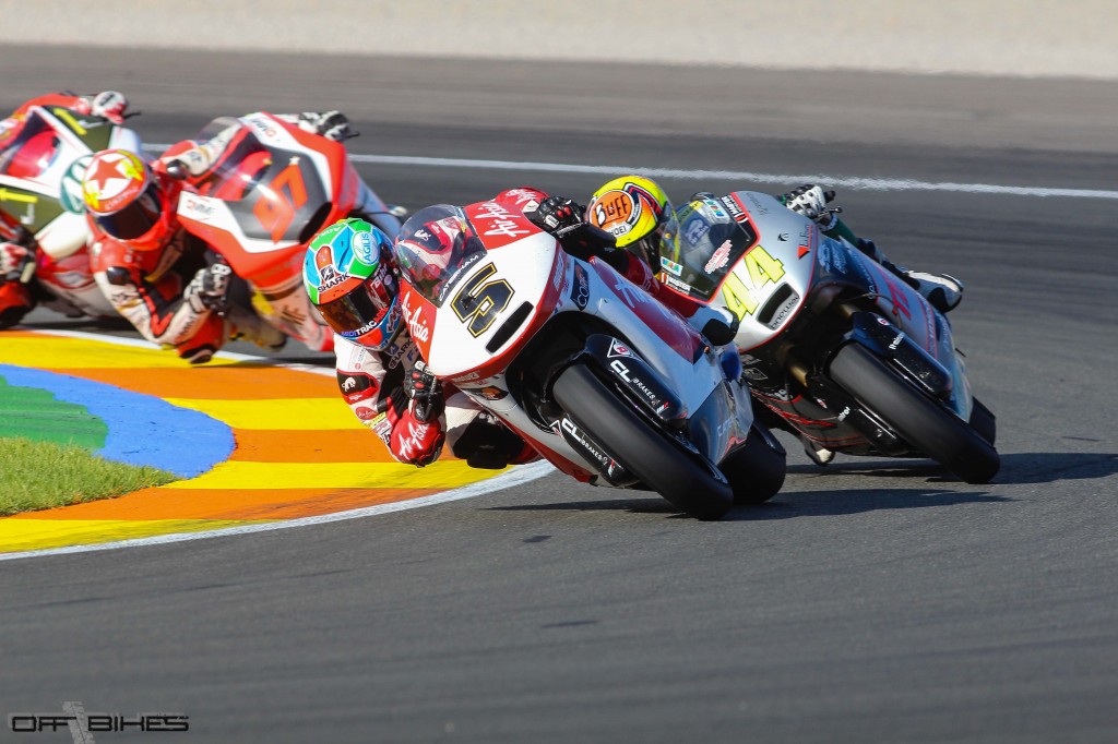 Johann Zarco monte une nouvelle sur le podium. (Photo : Tom/OffBikes)