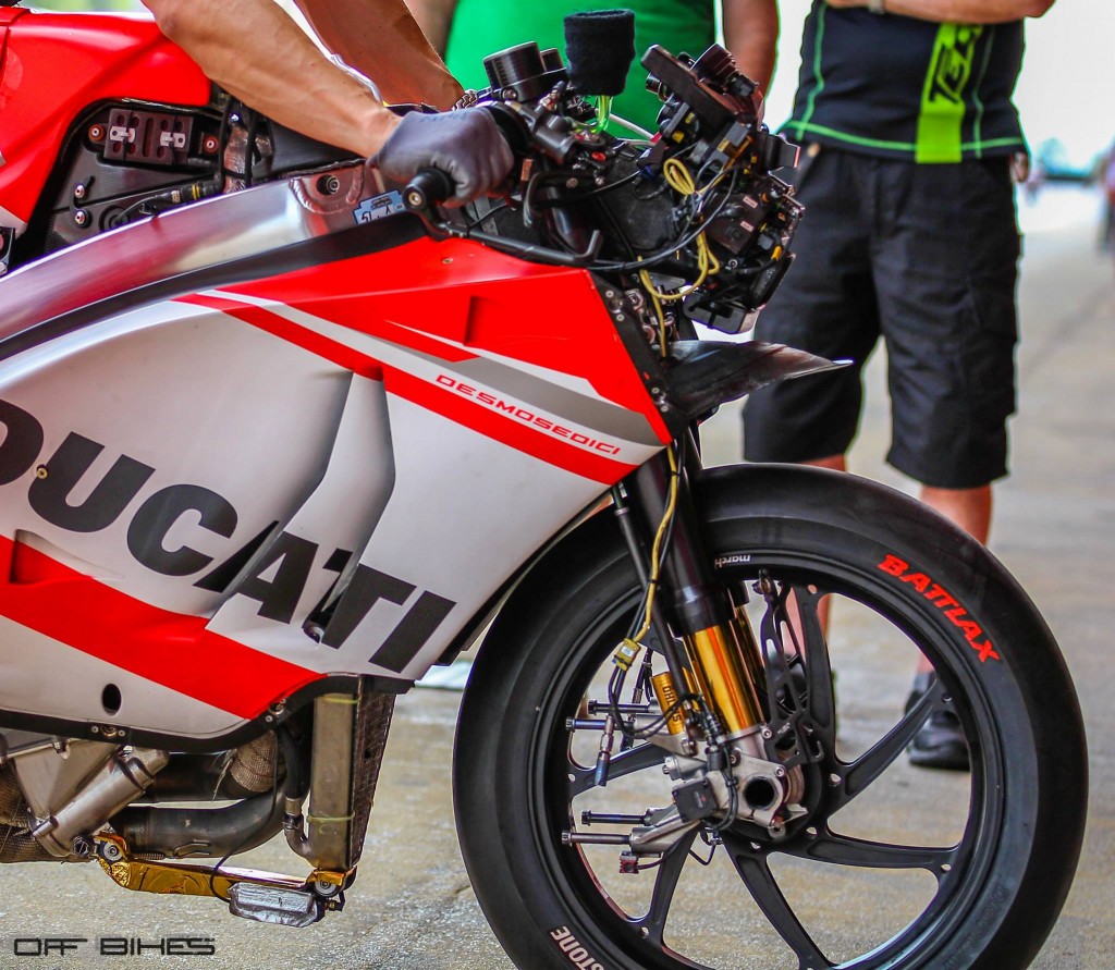 Ducati perdra l'avantage du pneu tendre ainsi que le  droit aux tests libres une fois le nombre de trois victoire sera atteint. (Photo  : OffBikes)