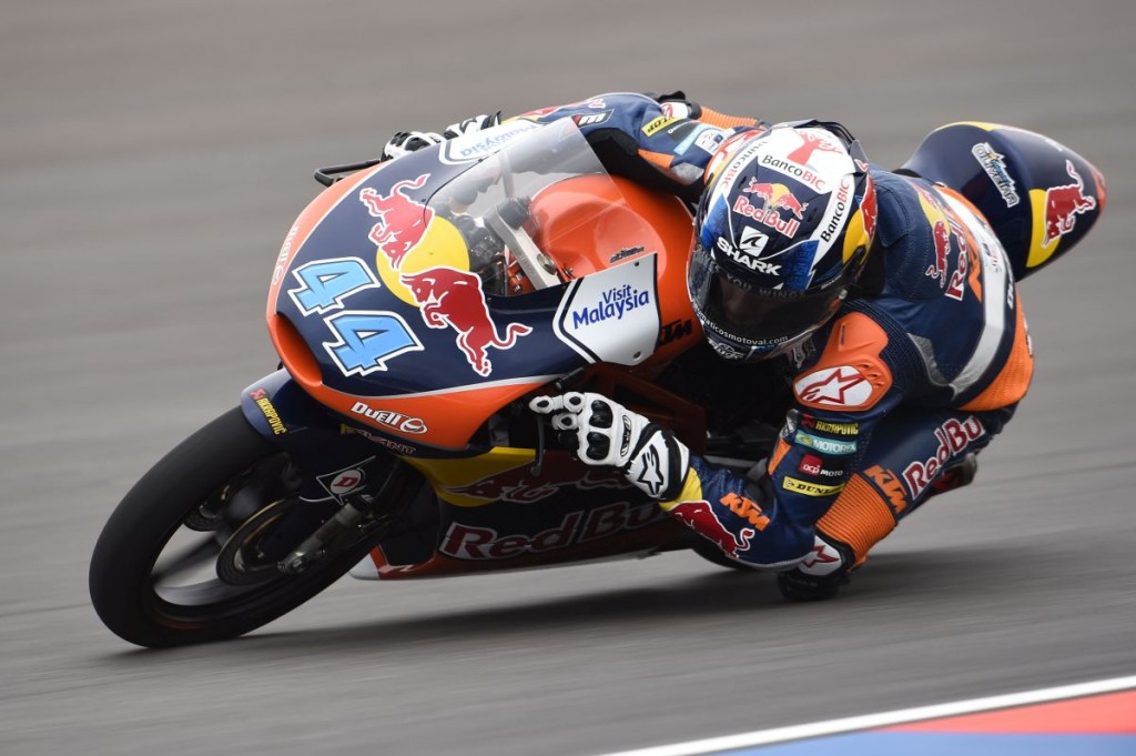 Miguel Oliveira offre la première pole position à KTM cette saison. (Photo : Ajo)