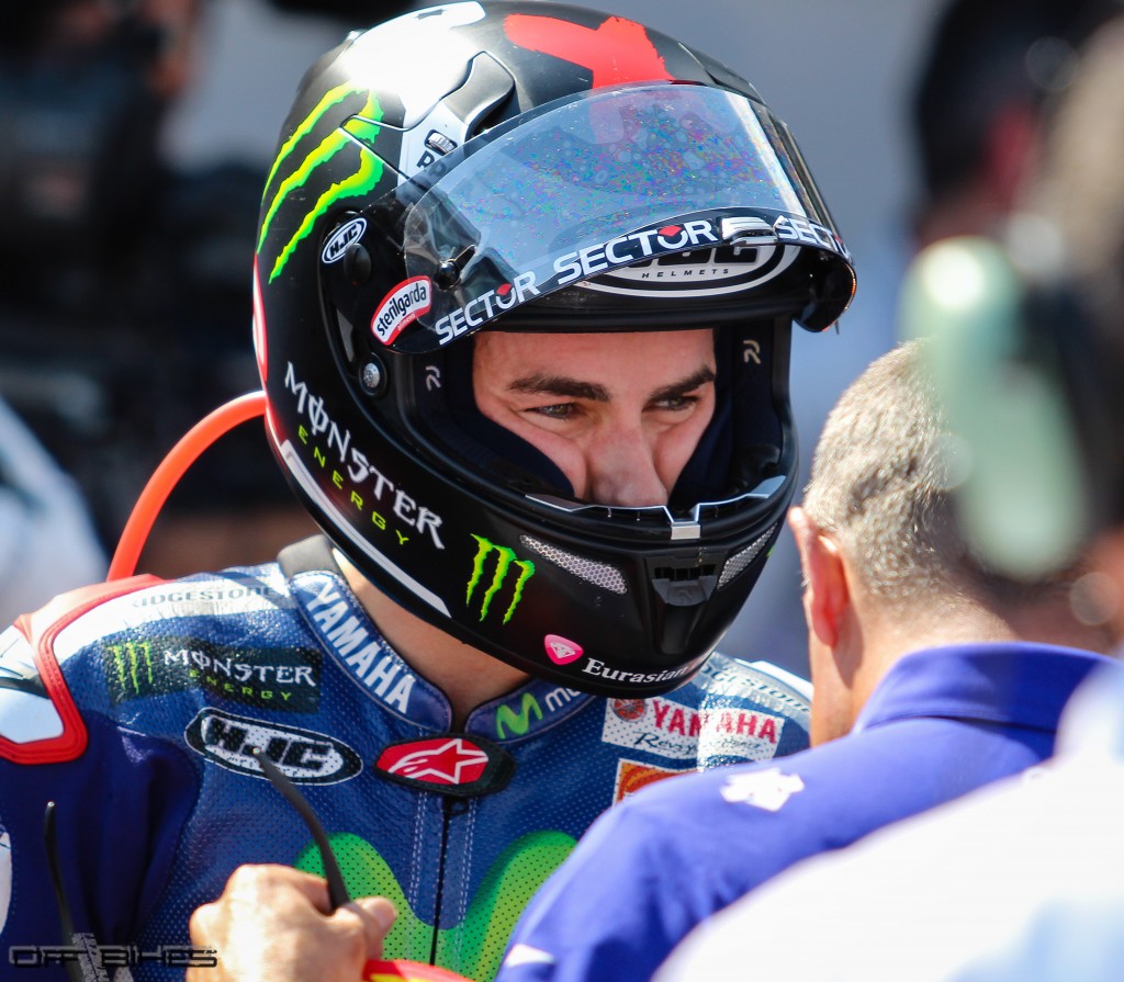 Jorge Lorenzo revient à 14 points de Valentino Rossi avant la tournée outremer. 