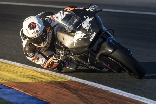 Mika Kallio a bouclé ses premiers tours de roue sur la RC16 à Valencia. (Photo : KTM Racing)