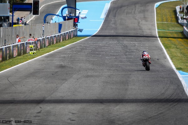 Sam Lowes seul contre tous à Jerez. 