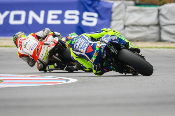 Cal Crutchlow gagne 35 ans après Barry Sheene. (Photo : Christian Bourget / Sports-Images)