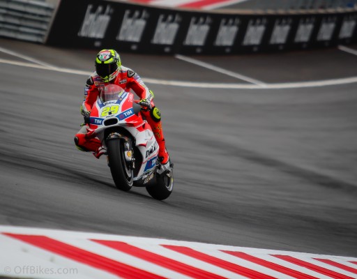 Iannone signe sa deuxième pole position en MotoGP.