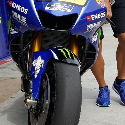 Les ailerons intégrés sur la Yamaha YZR-M1. (Photo : Peter McLaren, crash.net)